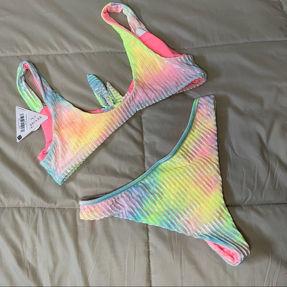NWT Dippin’ Daisy’s Rainbow Tie Dye Bikini - Picture 4 of 7